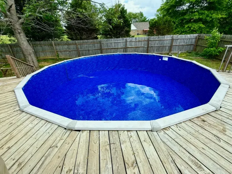 In ground pool with liner installed by Blue Wave.
