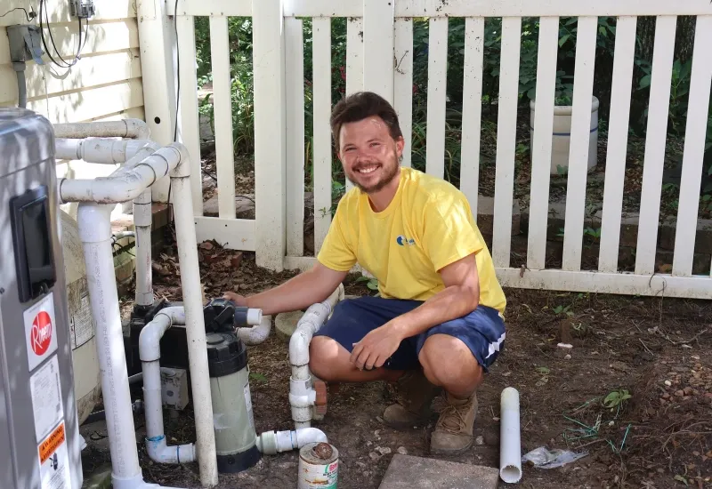 Blue Wave pool employee at an installation.